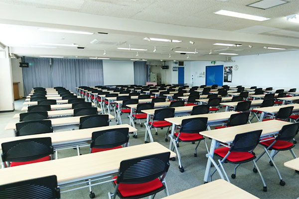 〈専〉YIC京都工科自動車大学校 京都貸し教室・会議室