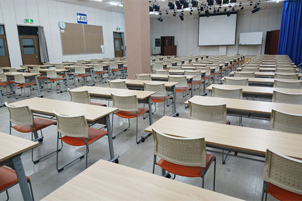 〈専〉YIC京都工科自動車大学校 京都貸し教室・会議室