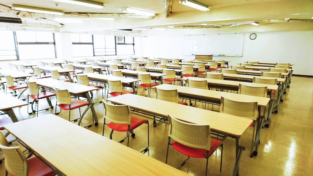 学校法人ＹＩＣ学院の貸し会議室・貸し教室