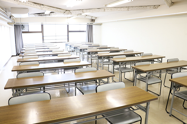 〈専〉YIC京都工科自動車大学校 京都貸し教室・会議室