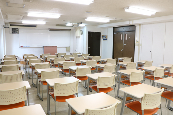〈専〉YIC京都工科自動車大学校 京都貸し教室・会議室