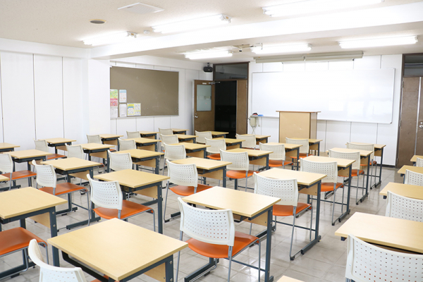 〈専〉YIC京都工科自動車大学校 京都貸し教室・会議室