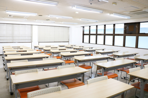 〈専〉YIC京都工科自動車大学校 京都貸し教室・会議室