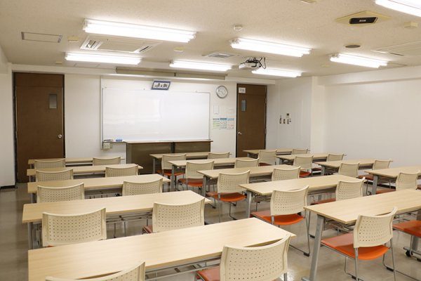 〈専〉YIC京都工科自動車大学校 京都貸し教室・会議室