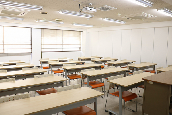 〈専〉YIC京都工科自動車大学校 京都貸し教室・会議室