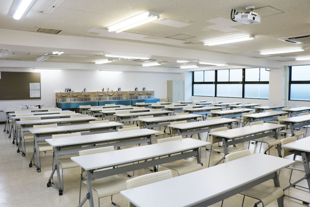 学校法人YIC学院の貸し会議室・貸し教室