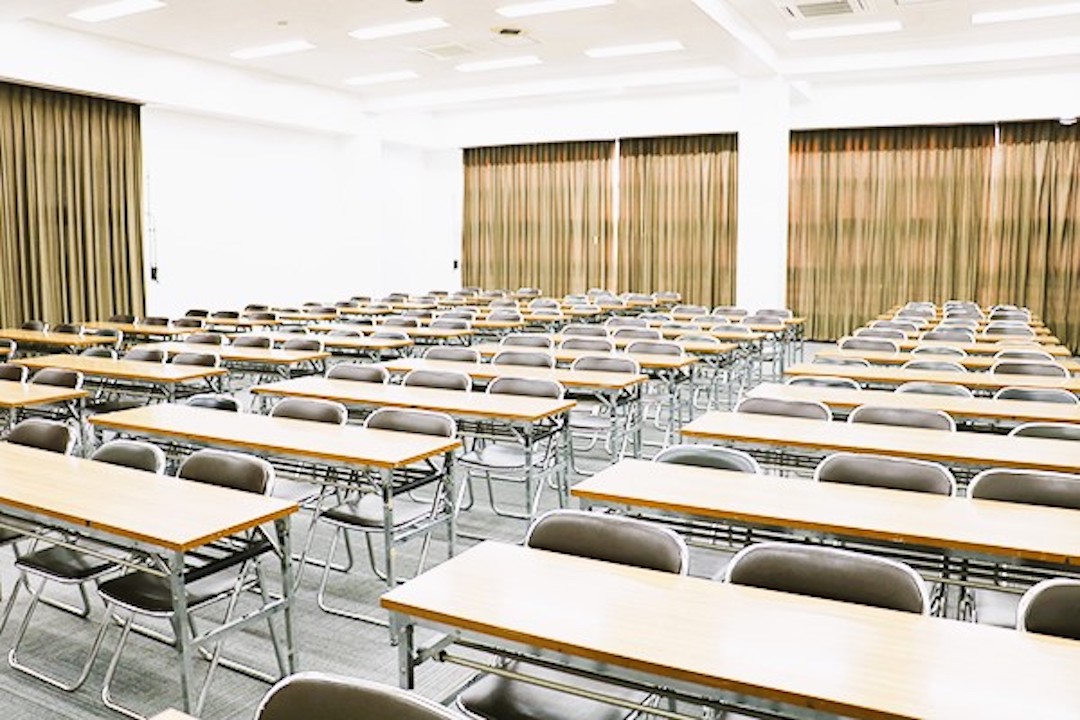 学校法人ＹＩＣ学院の貸し会議室・貸し教室