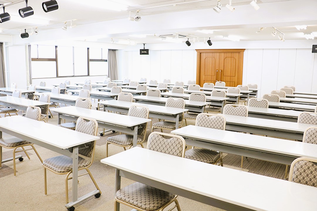 学校法人YIC学院の貸し会議室・貸し教室