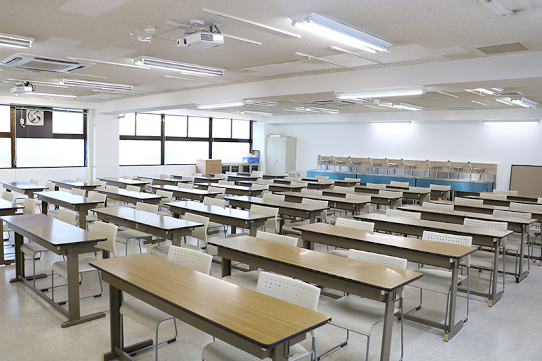 学校法人YIC学院の貸し会議室・貸し教室