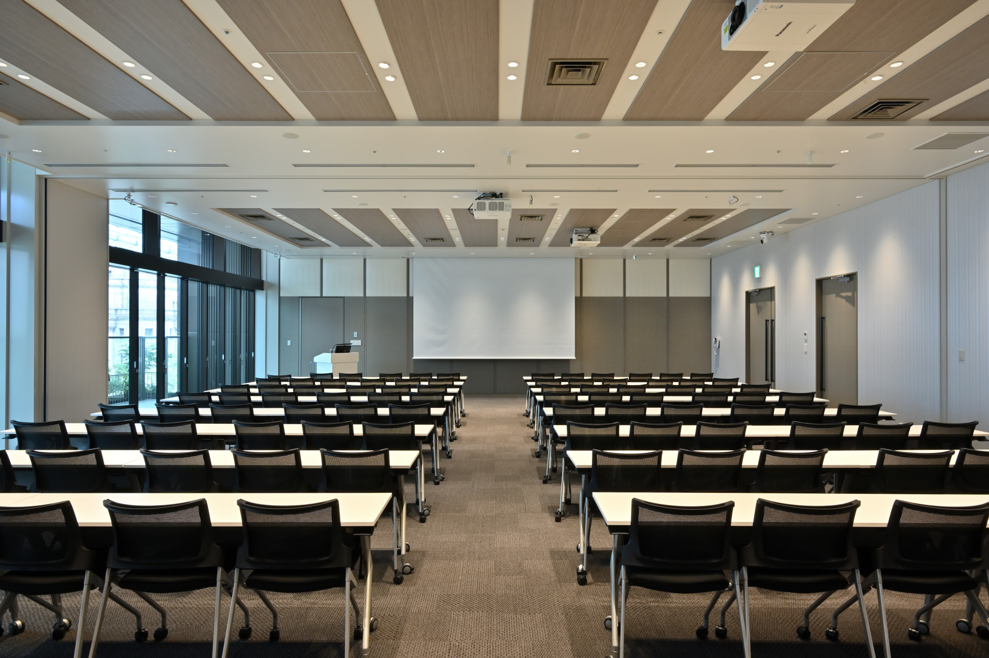 室町三井ホール&カンファレンス