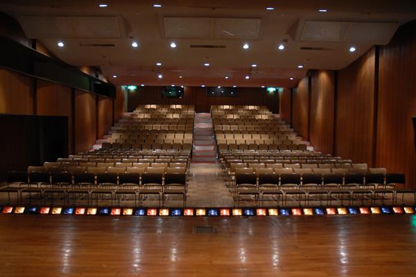 兵庫県民会館