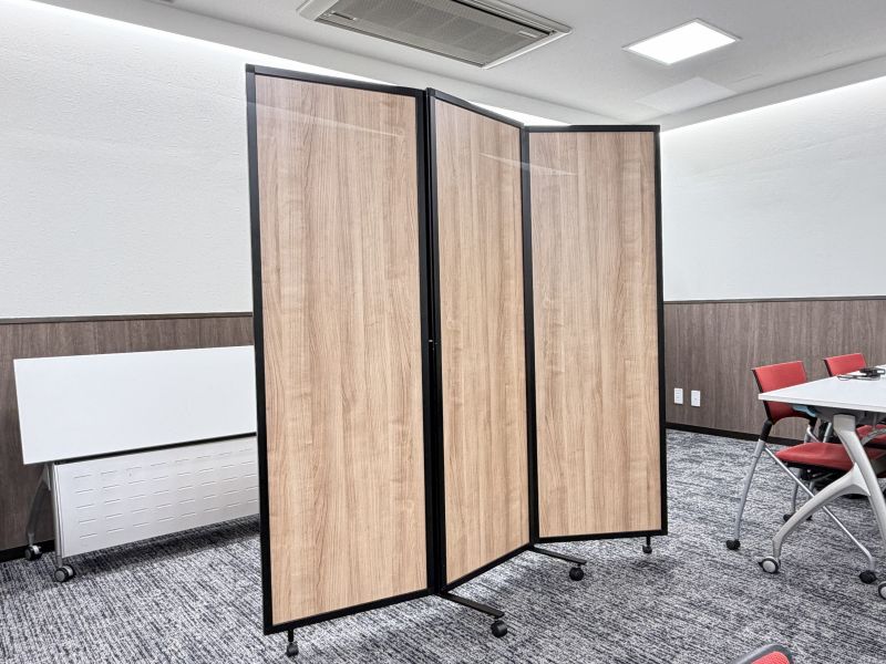 ニュー共栄ビル地下会議室