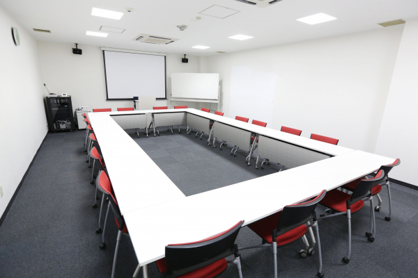 ニュー共栄ビル地下会議室