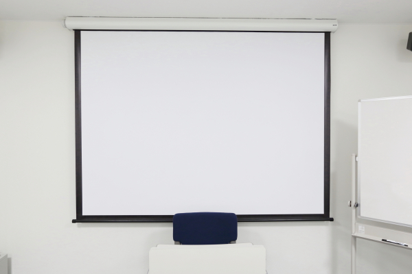 ニュー共栄ビル地下会議室