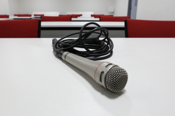 ニュー共栄ビル地下会議室