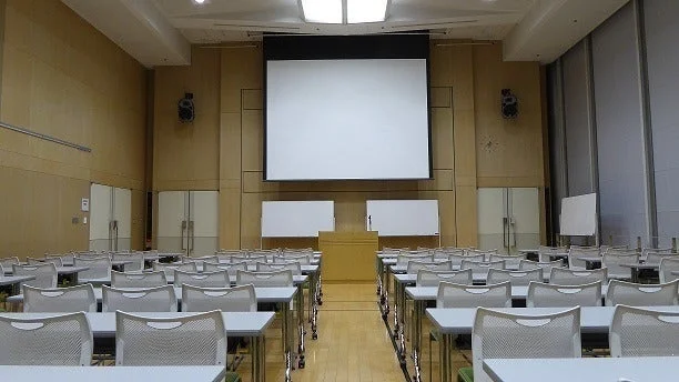 エル・おおさか（大阪府立労働センター）        