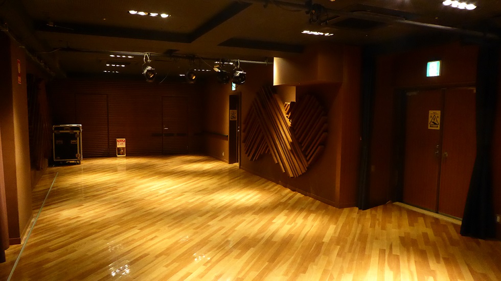 エル・おおさか（大阪府立労働センター）        