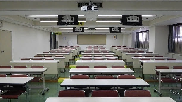 エル・おおさか（大阪府立労働センター）        