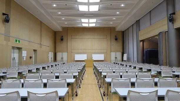 エル・おおさか（大阪府立労働センター）        