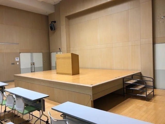 エル・おおさか（大阪府立労働センター）        