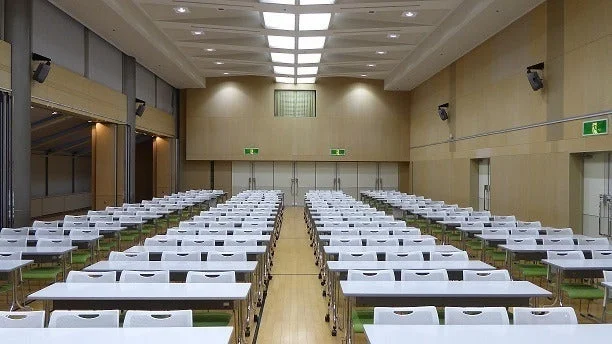 エル・おおさか（大阪府立労働センター）        