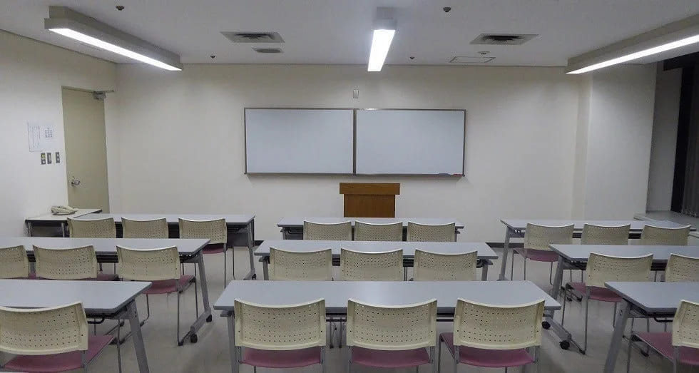 エル・おおさか（大阪府立労働センター）        