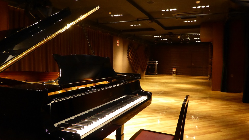 エル・おおさか（大阪府立労働センター）        