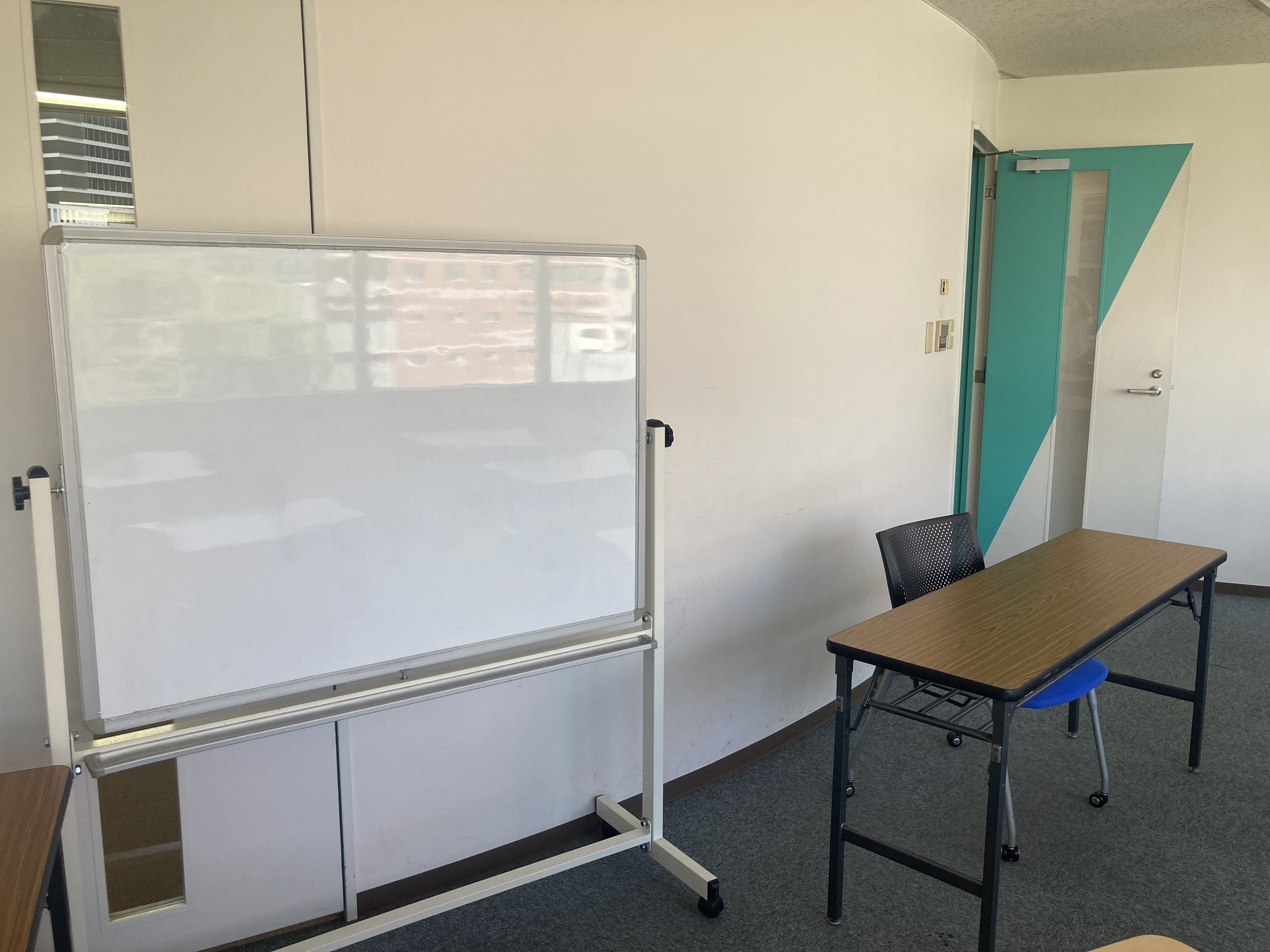 八洲学園大学　貸し会議室