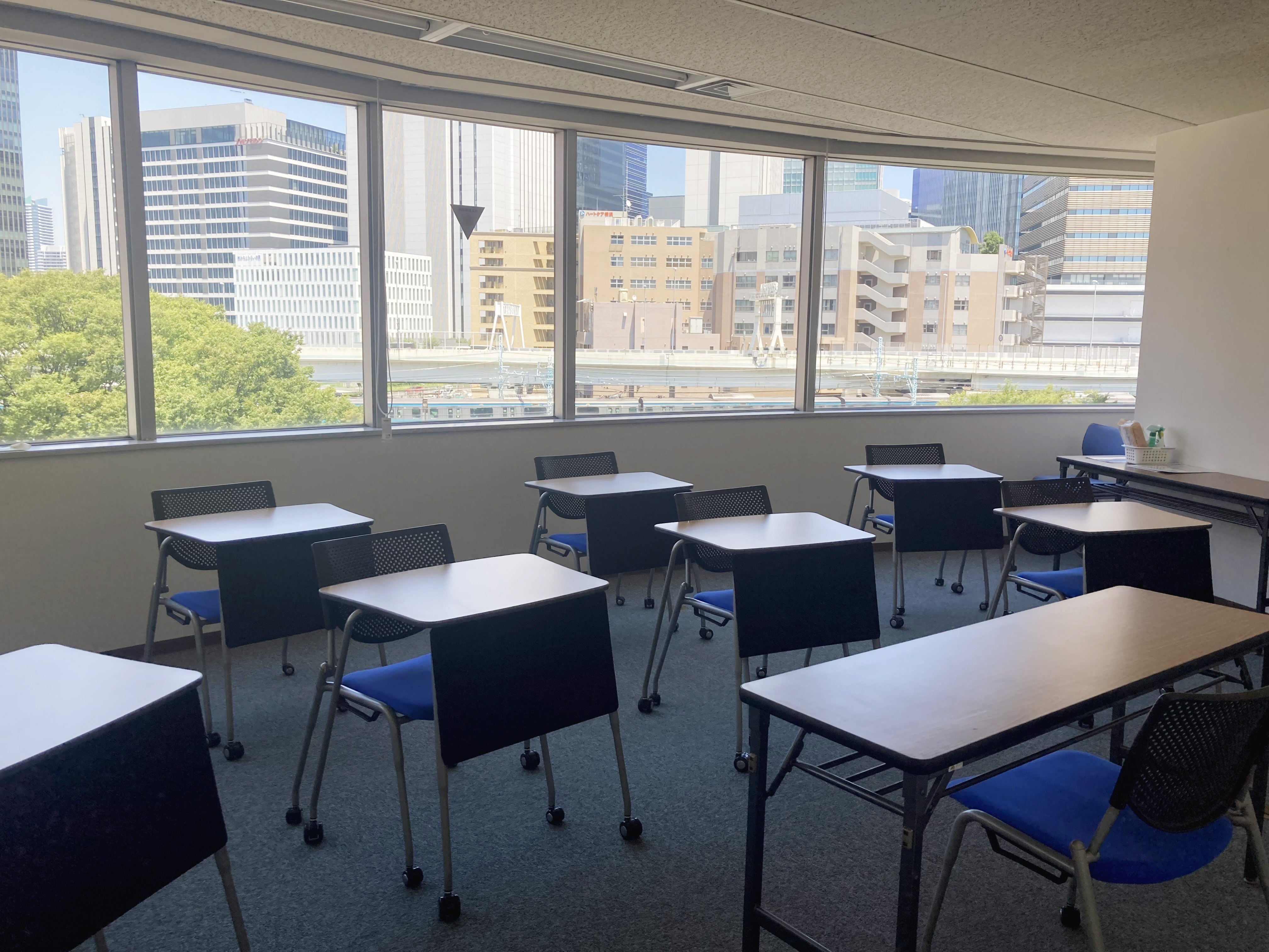 八洲学園大学 貸し会議室