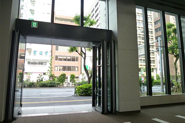 ベルサール御成門駅前