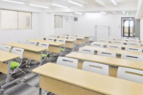 加瀬の貸し会議室 鶴見駅前ホール 100名収容可能