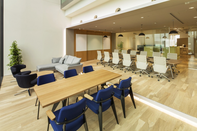 HandShake Lounge