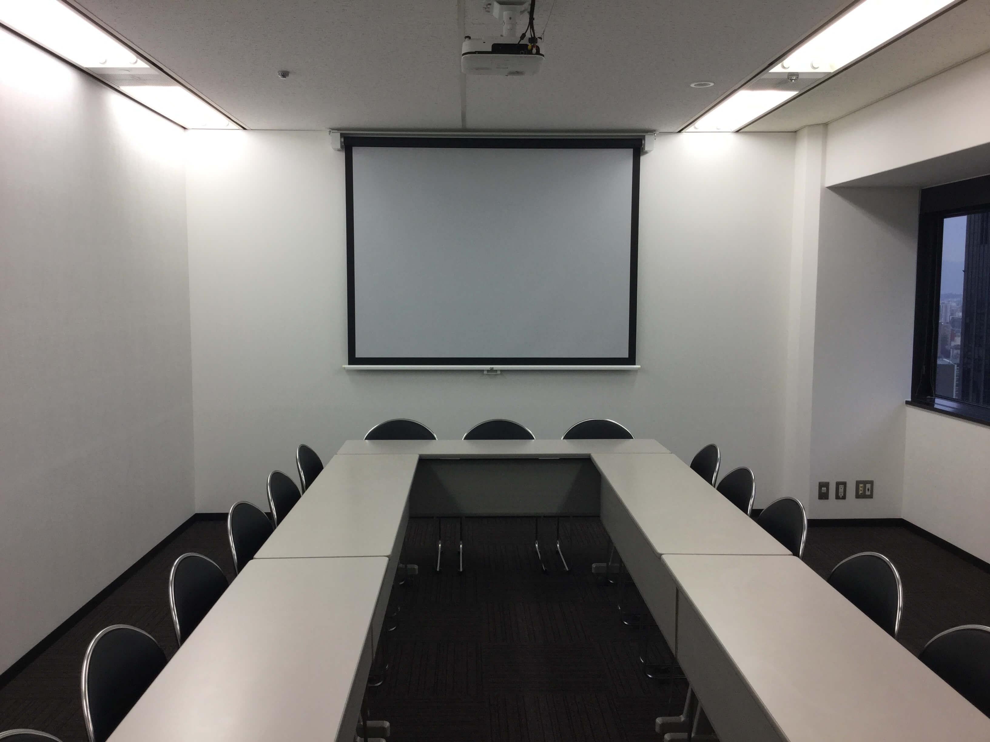 ツインMIDタワー貸会議室