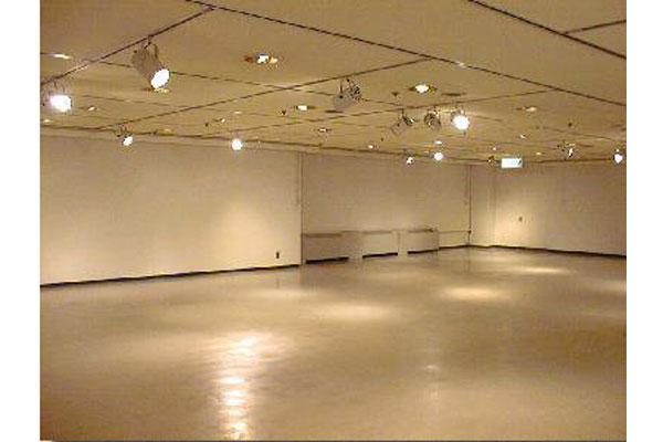 神奈川県立かながわ県民センター展示場
